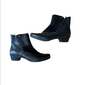 Earth Women's Orion Ankle Boot Black Leather Size 9.5